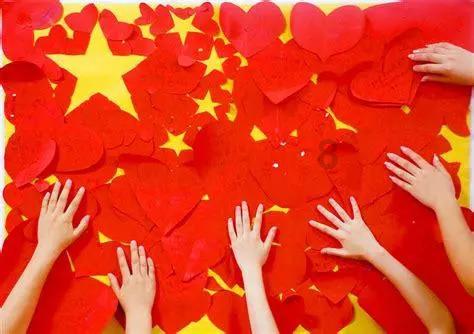 深夜大雾急哭了女司机暖心民警及时解困救助
